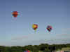 web_20050916-030ballons.JPG (23609 bytes)