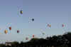 web_20050916-033balloons_crop.JPG (20516 bytes)