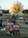 web_20050916-051momgirls.JPG (58846 bytes)
