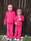 web_20051023girlspinks2.JPG (53460 bytes)